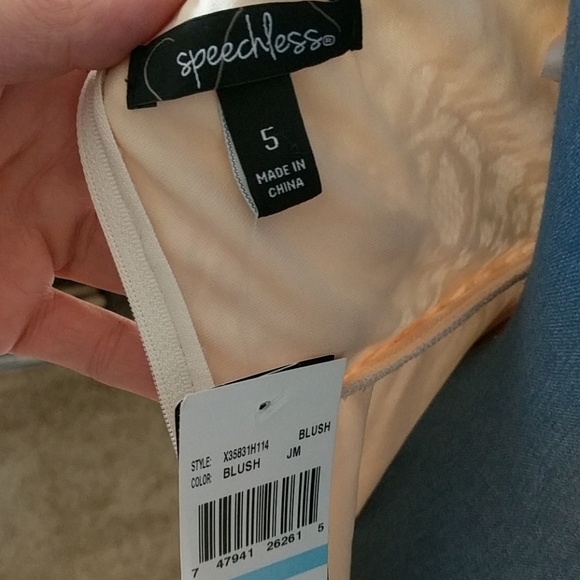 Speechless blush dress size 5 - Picture 4 of 4